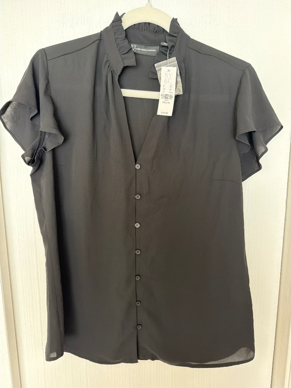 New York & Company Black Ruffle Sleeve Button Front Blouse – Size Medium NWT